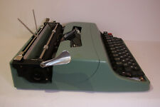 Vintage Olivetti Lettera 32 Mid Century 70s Portable Typewriter