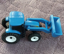 Cnh Industrial 2.5 New Holland Blue Tractor Toy With Loader