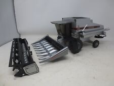 Scale Models 124 Scale Agco Gleaner R62 Farm Toy Combine