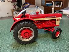 116 International 660 Toy Tractor Ih 2000 Collectors Edition Mint