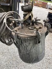 Devilbiss Pressure Pot For Industrial Painting Used Withhose And Gun