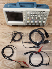 Tektronix Tds2004b 4-channel Digital Storage Oscilloscope With Several Cables