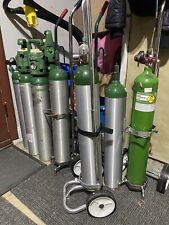 Portable Medical Oxygen Tank With Carts And Regulators