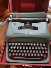 Underwood Olivetti Studio 44 Typewriter Vintage Made In Spain Hard Case Works