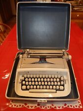 Royal Safari Portable Typewriter