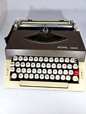 Royal Safari Manual Typwriter Portable Mcm Vintage Brown Cream Color